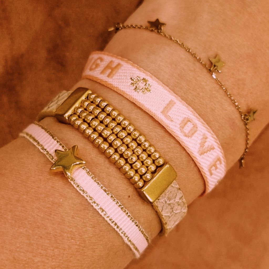 armband-licht-roze-ster-geluksarmband-ibiza-boho-style-fashion-sieraden-webshop