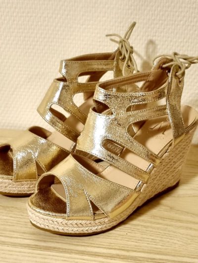 sleehakken-goud-vera-wedges-zomerse-sandalen-kurkhak-fashion-musthaves-gladiator-heels