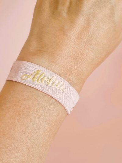 armband-roze-elastisch-aloha-ibiza-boho-style-fashion-sieraden-webshop