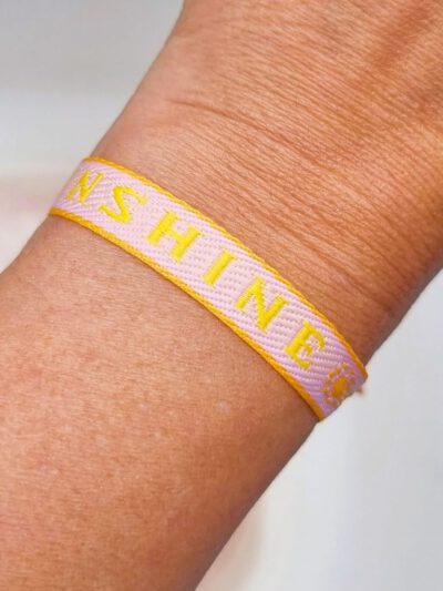 armband-roze-sunshine-geluksarmband-ibiza-boho-style-fashion-sieraden-webshop