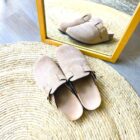 clogs-met-gesp-beige